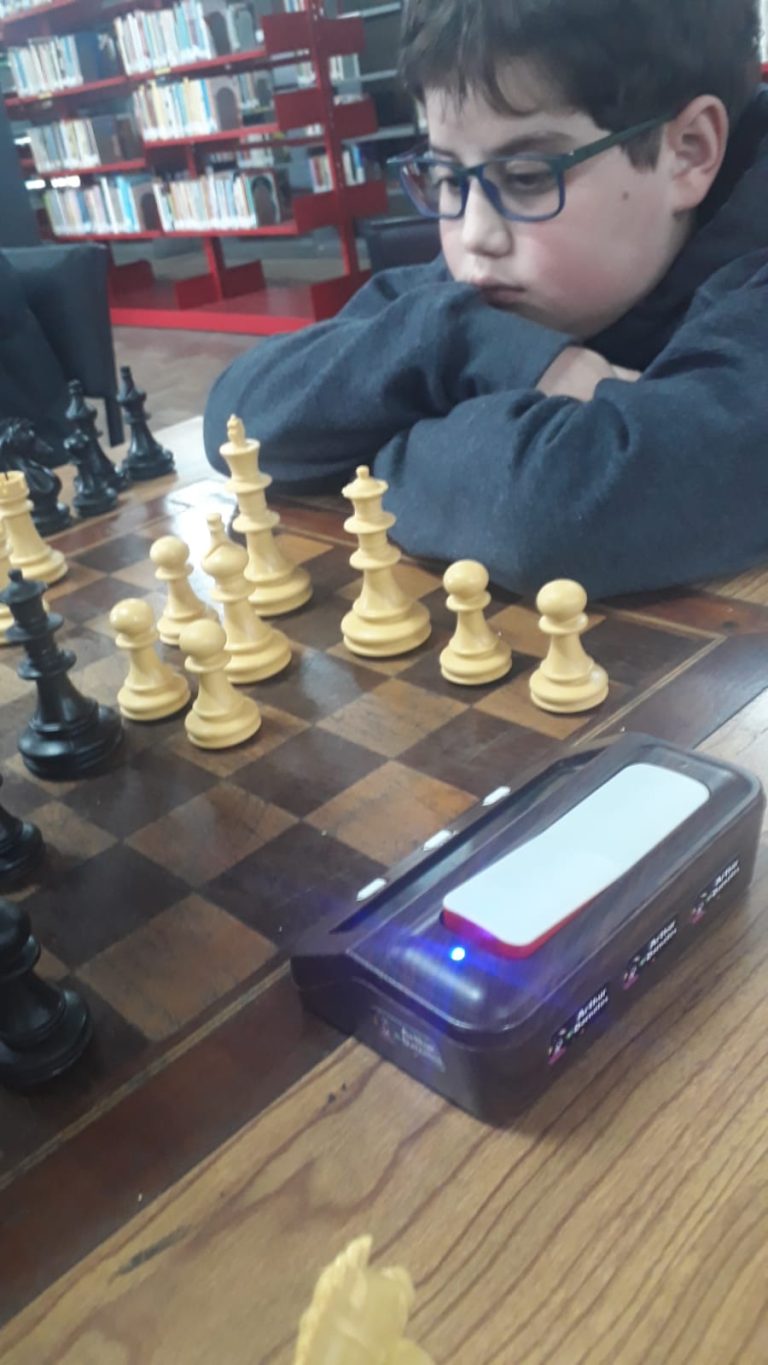 LANCES INOCENTES:TERMINOU A BUSCA DO PEQUENO BOBBY FISCHER